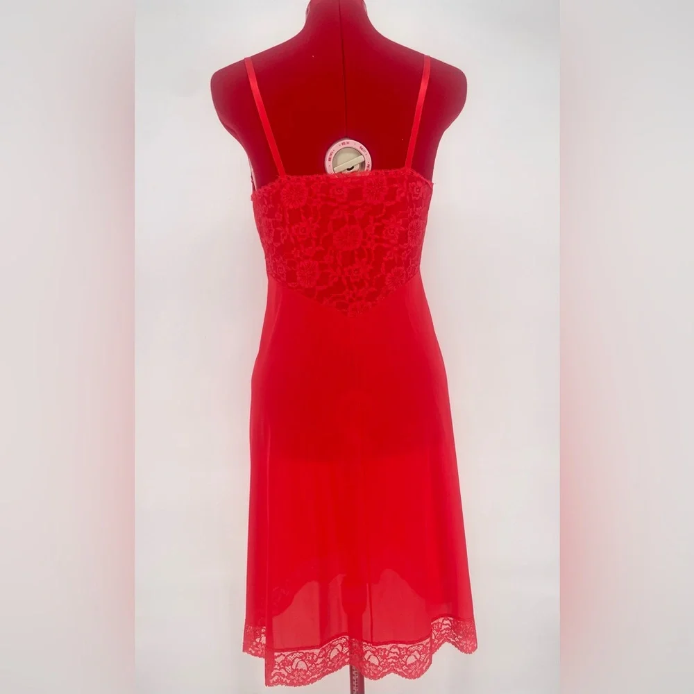 50s/60s Vibrant Red Lovely Nylon Full Slip With Lacey Bust & Lace Trimmed Hem - Picture 10 of 14